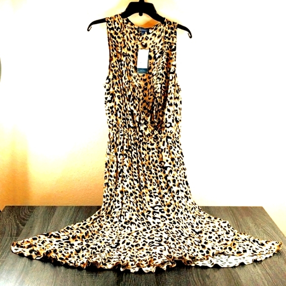 Democracy Dresses & Skirts - Democracy Size L Leopard Print Rayon Sleeveless Dress.Cascading Ruffle V Neck